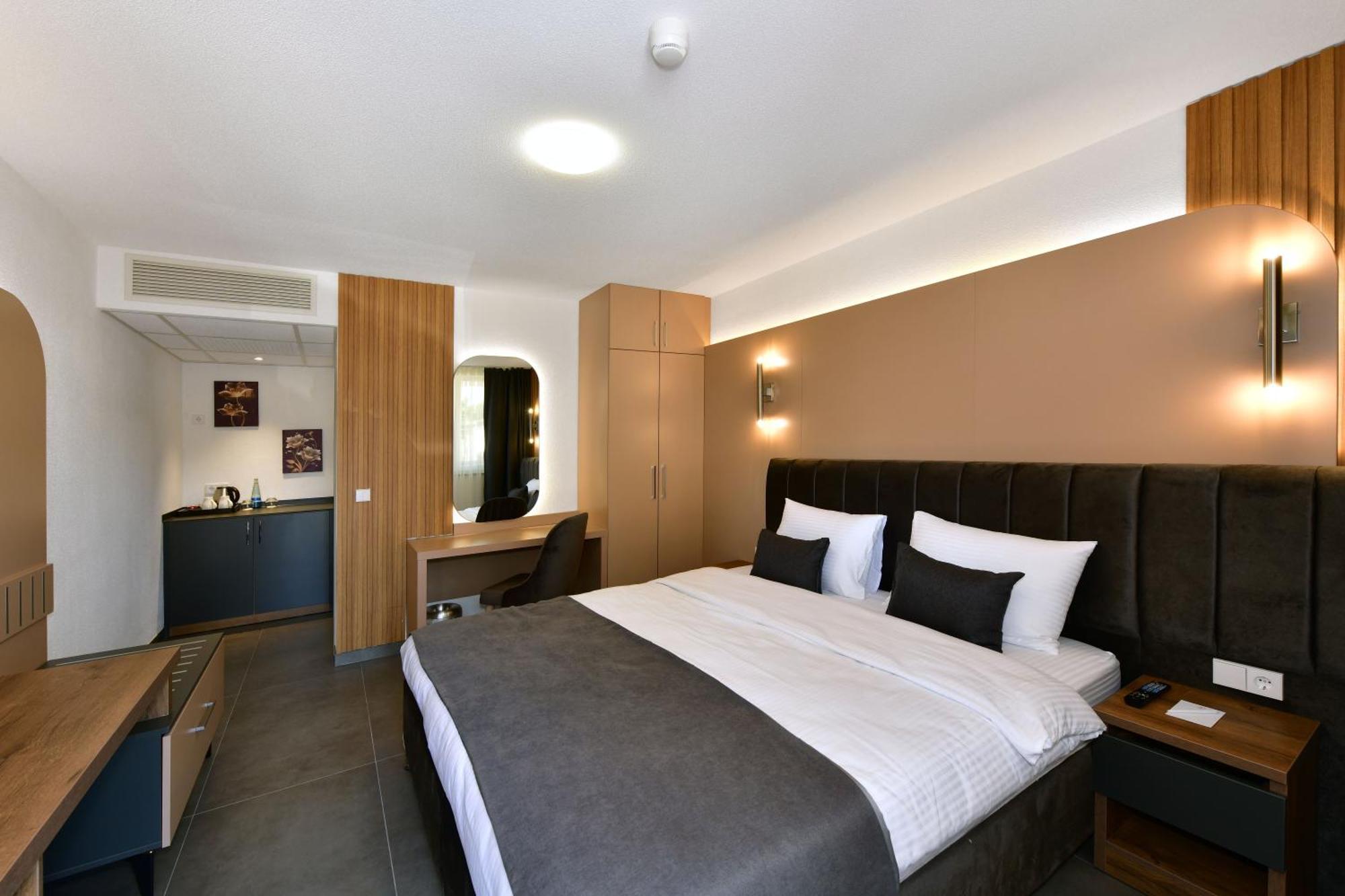 Korki'S Motel 肖普海姆 外观 照片